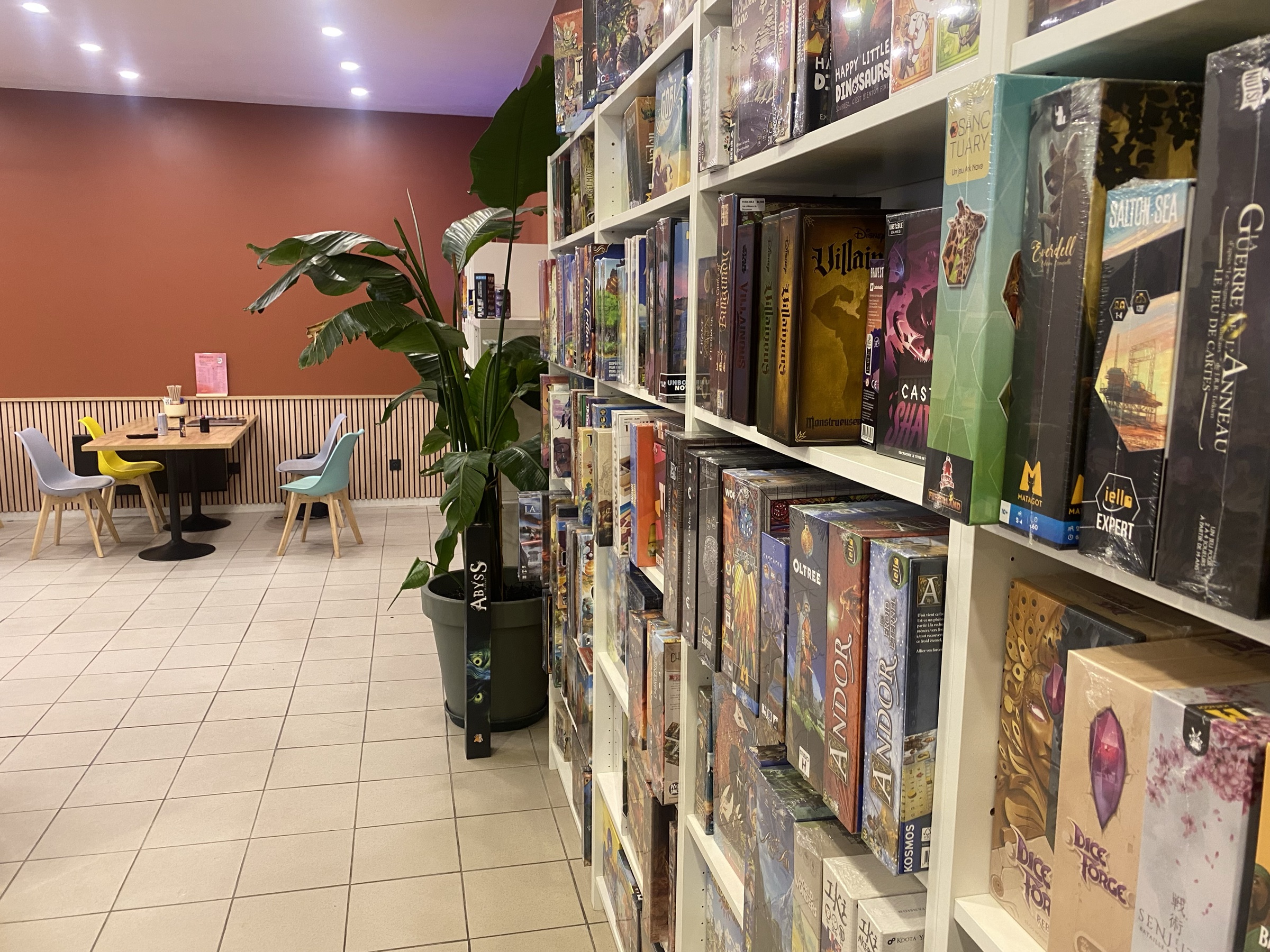 L'ambiance du bar à jeux